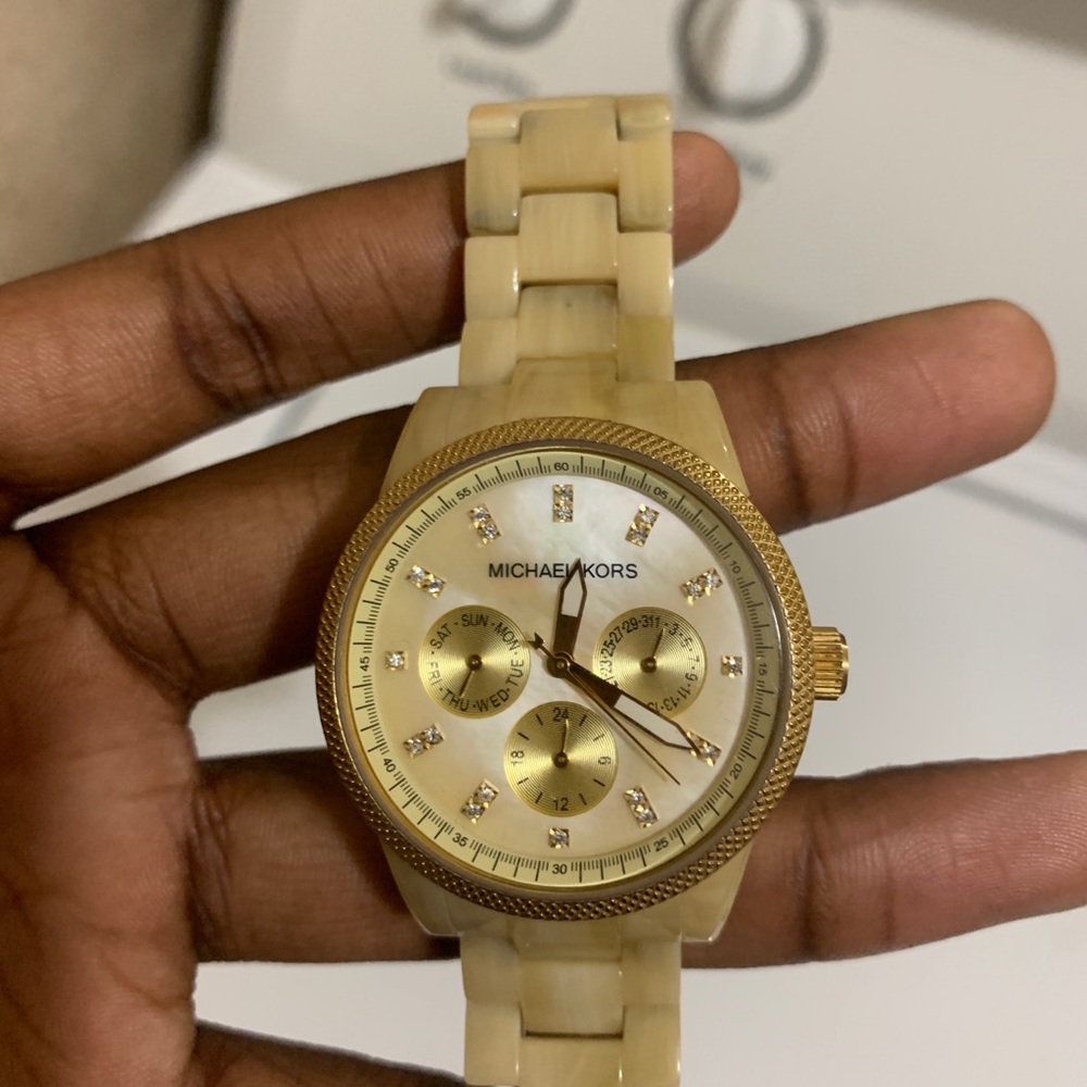 MICHAEL KORS WATCH *MAKE OFFERS*